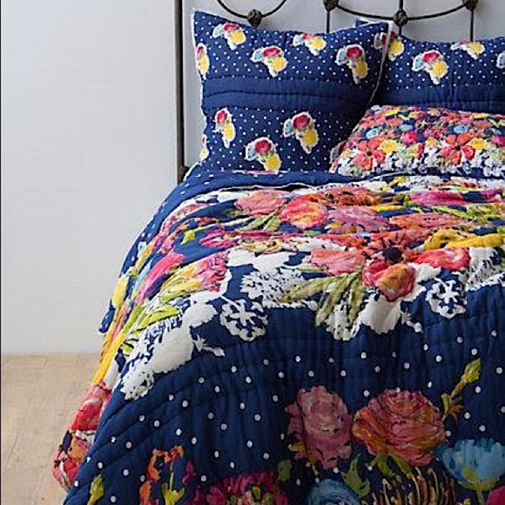 💫MOVING💫 Anthropologie Jardin Quilt + Shams Set